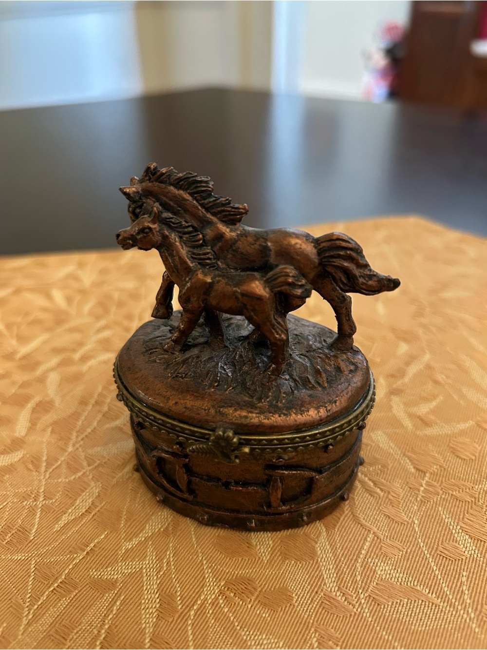 Vintage resin Horse Family Figurine trinket box